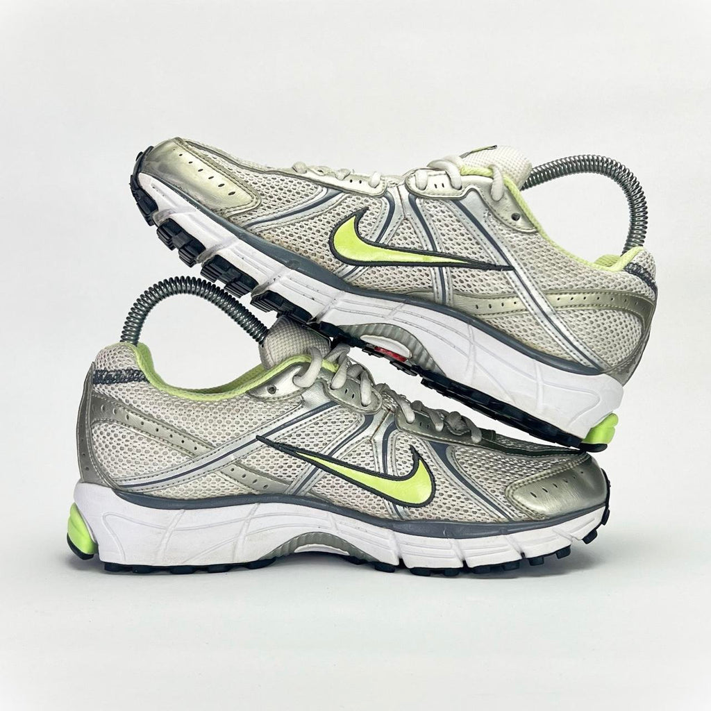 Nike Pegasus 25 white/volt UK 5