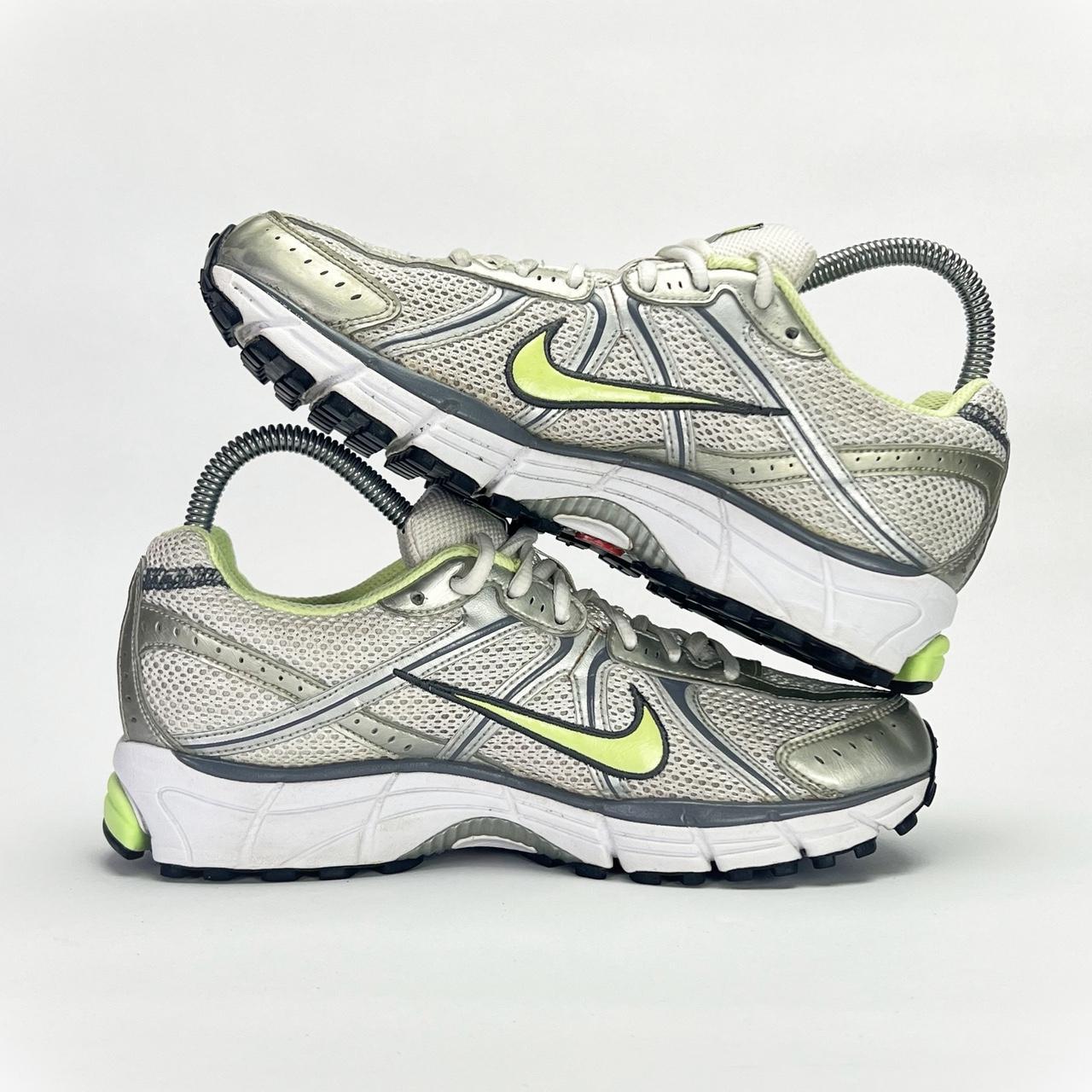 Nike Pegasus 25 white/volt UK 5