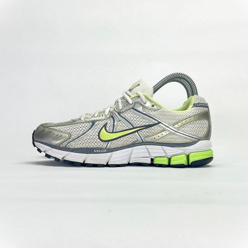 Nike Pegasus 25 white/volt UK 5