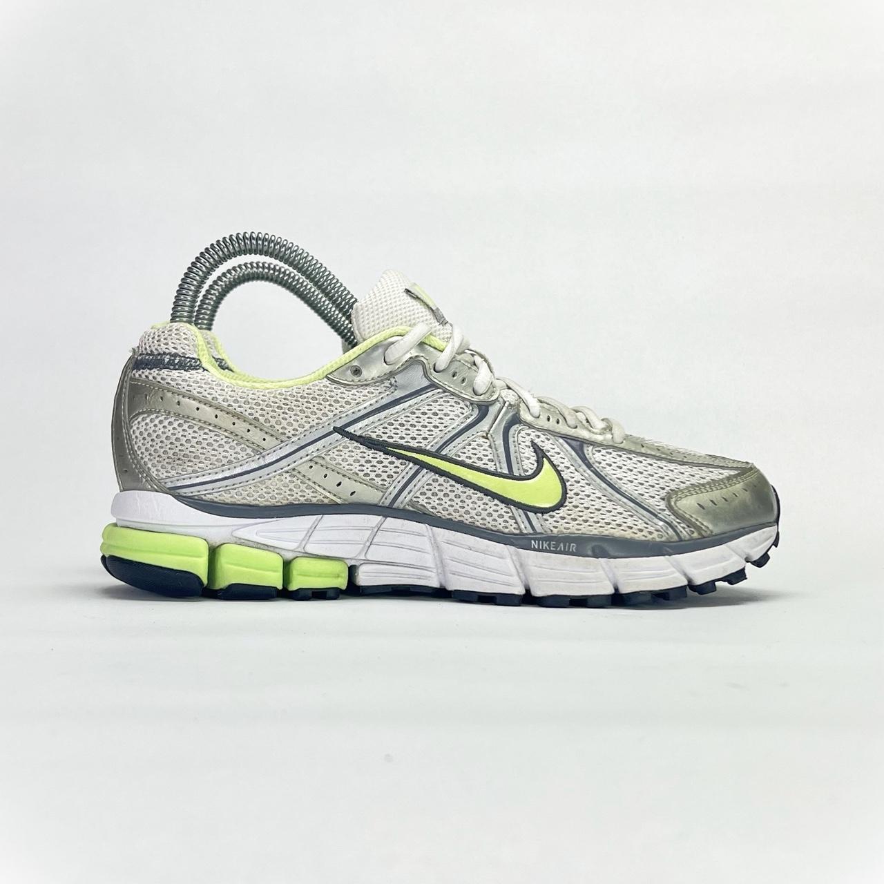 Nike Pegasus 25 white/volt UK 5