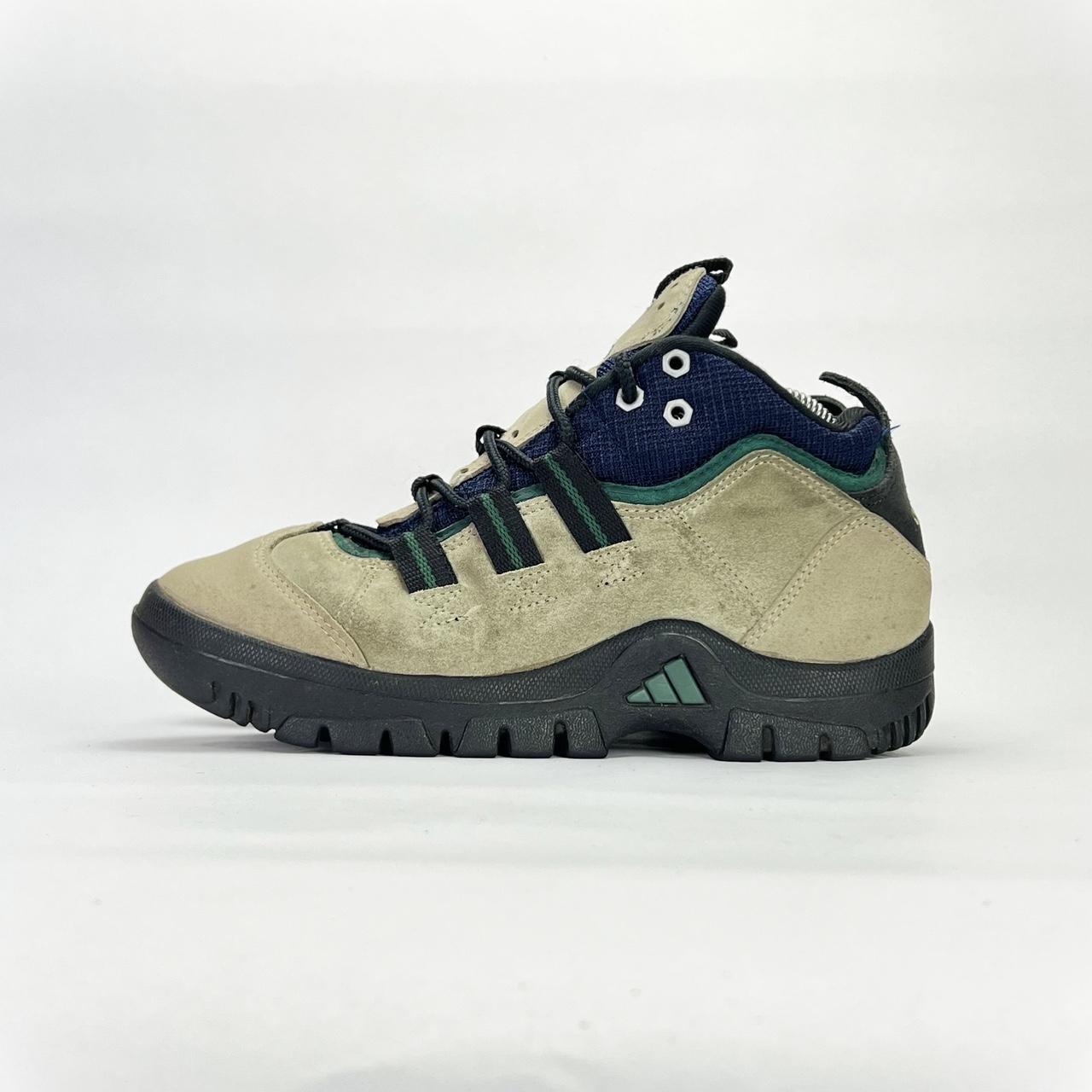 Adidas Vintage(1990s) Hiking High beige/navy UK 8