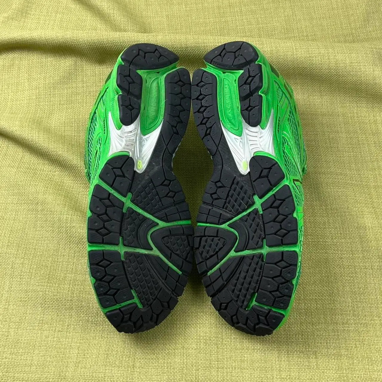 New Balance 780v3 green/black