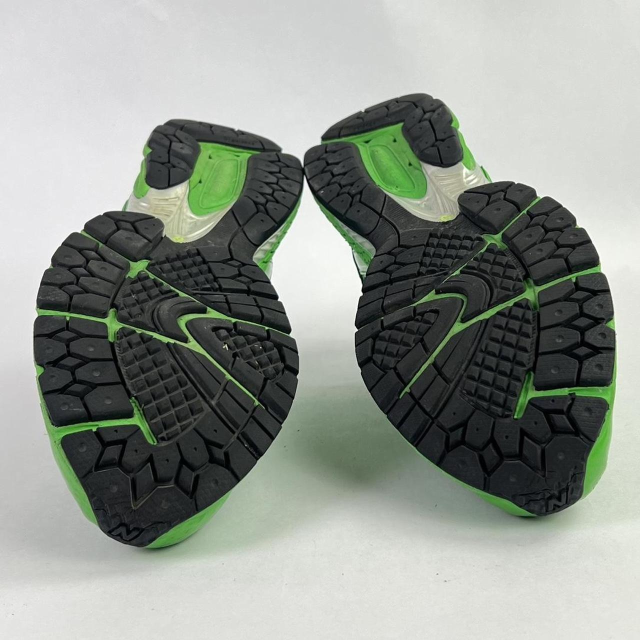 New Balance 780v3 green/black UK 8.5