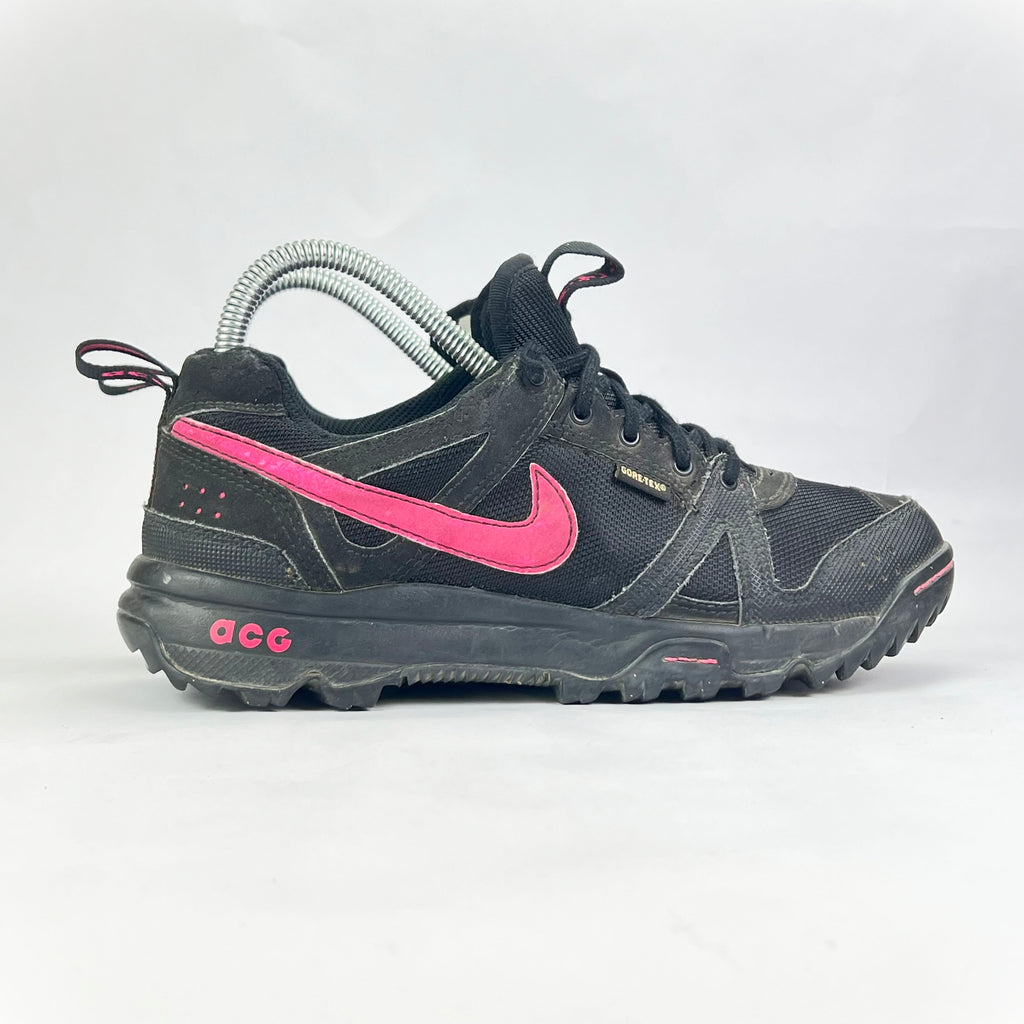 Nike ACG Rongbuk GTX Gore-Tex black/pink UK 10