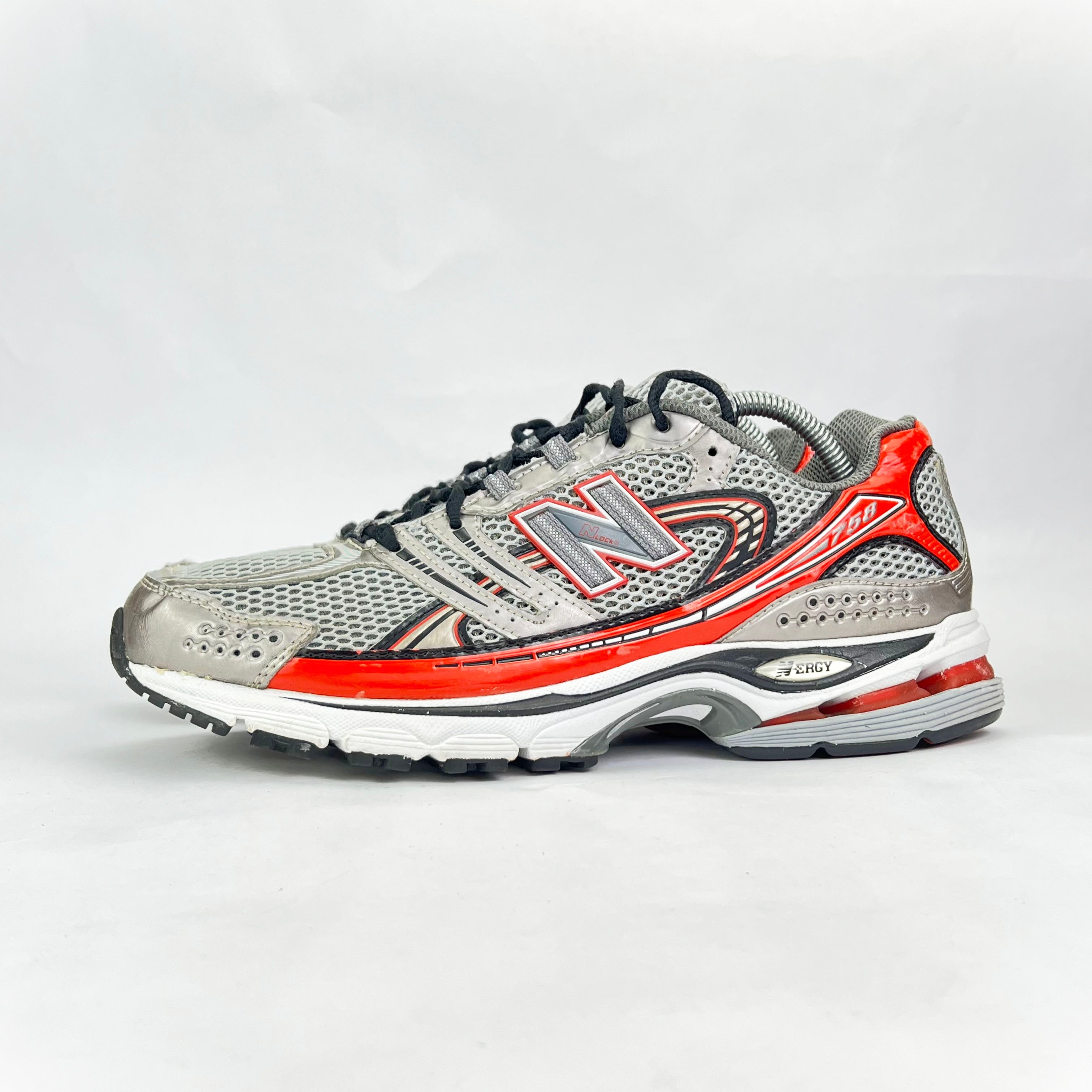 New Balance 758 silver/red UK 9