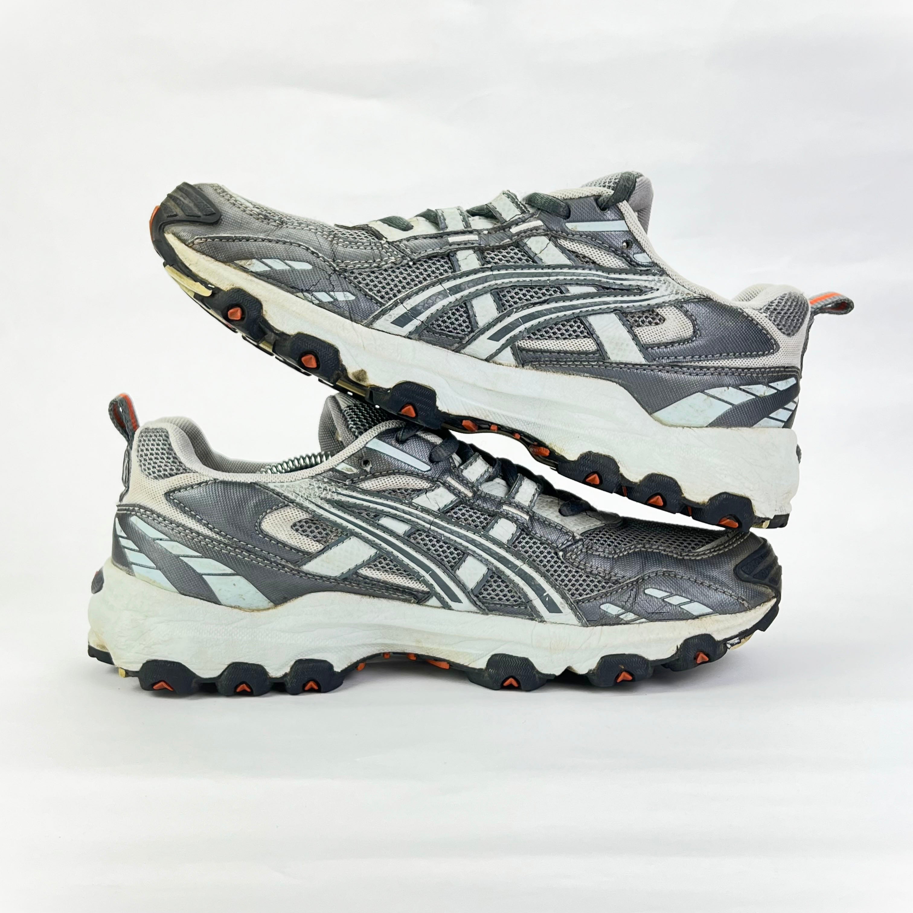 Asics Vintage grey/red runners UK 6