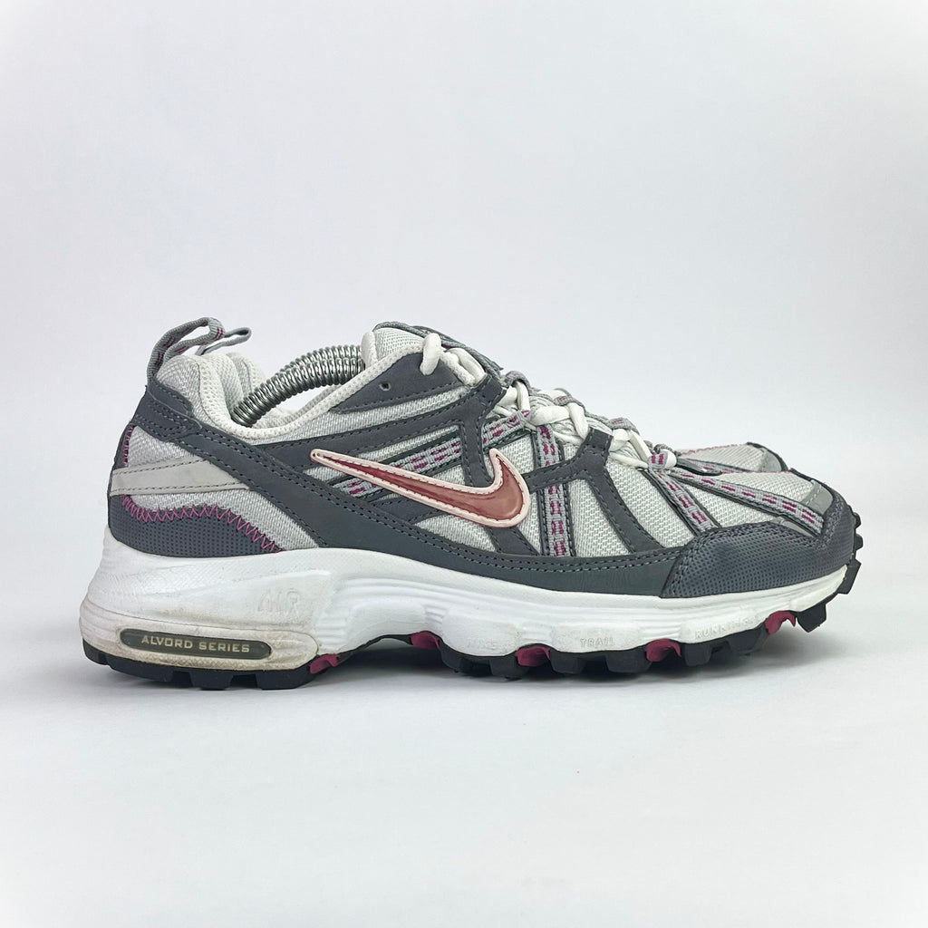 Nike ACG Alvord 6/ IV white/grey/pink UK 4.5