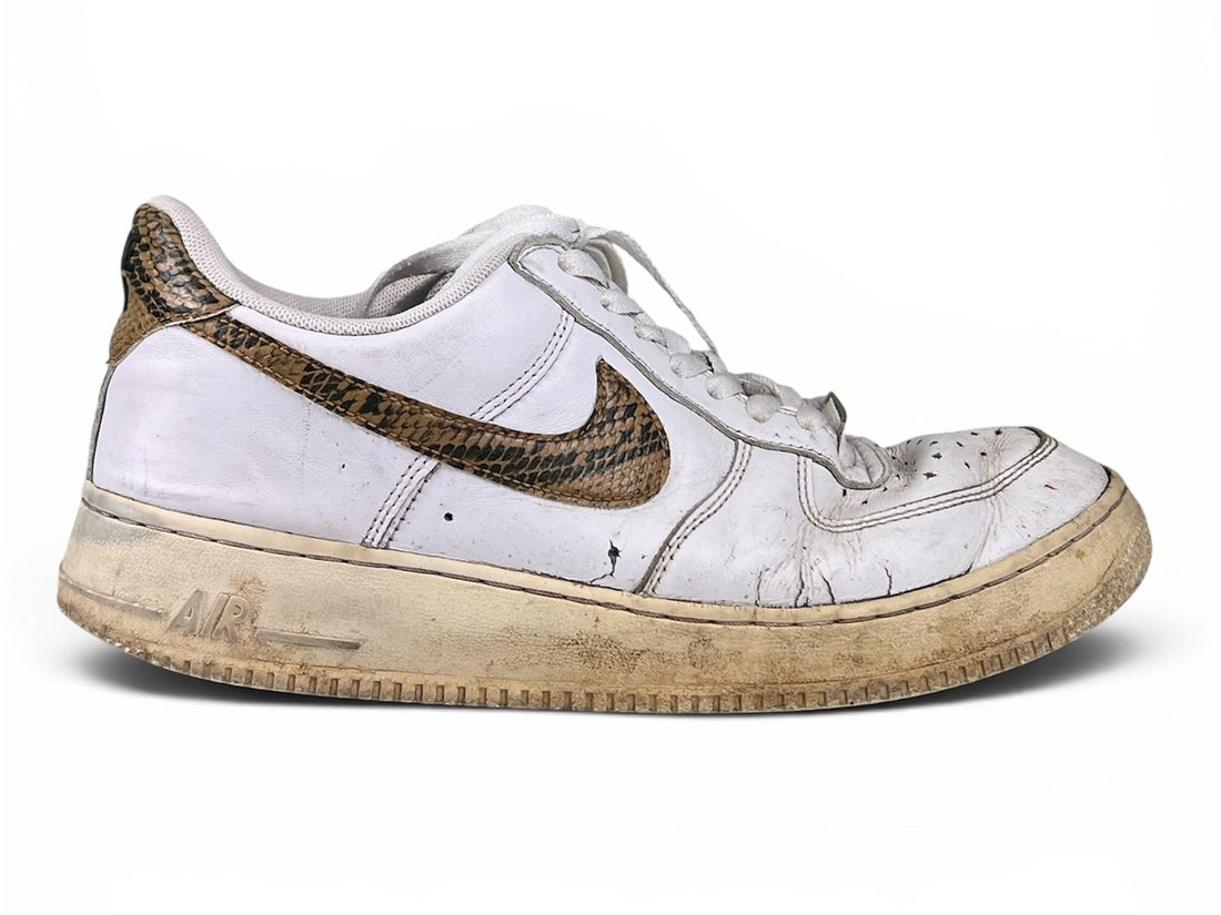 Before — Midsole Un-yellowing